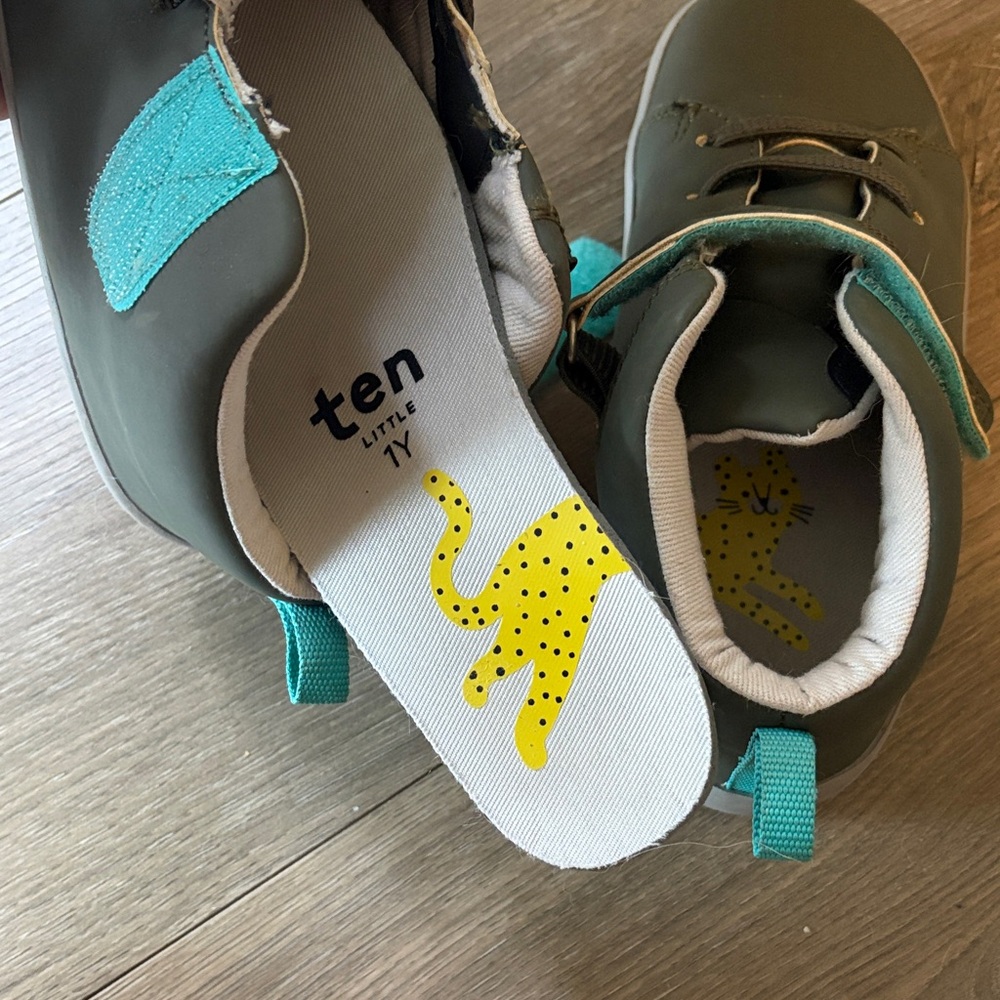 Kids High-Top Sneakers in Olive Green with Teal Pull Tab - Picture 4 of 5
